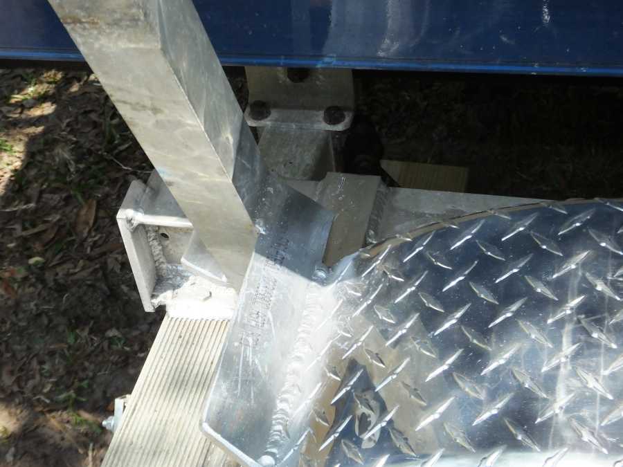Adding an extra torsion axle to an aluminum boat trailer in St